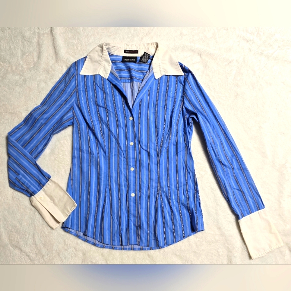 New York & Company Top Polo Button-down Shirt Size M Medium Stretch Clueless
